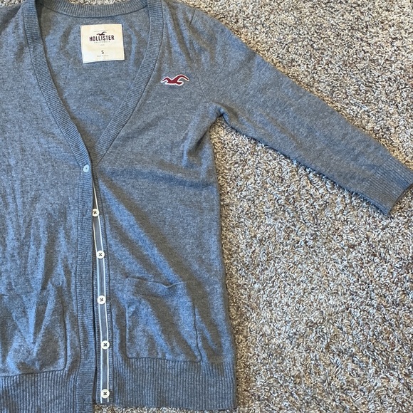 Hollister Sweater - Picture 2 of 3